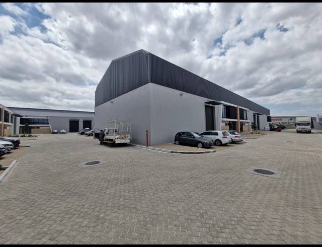 565M² WAREHOUSE TO LET IN STIKLAND INDUSTRIAL